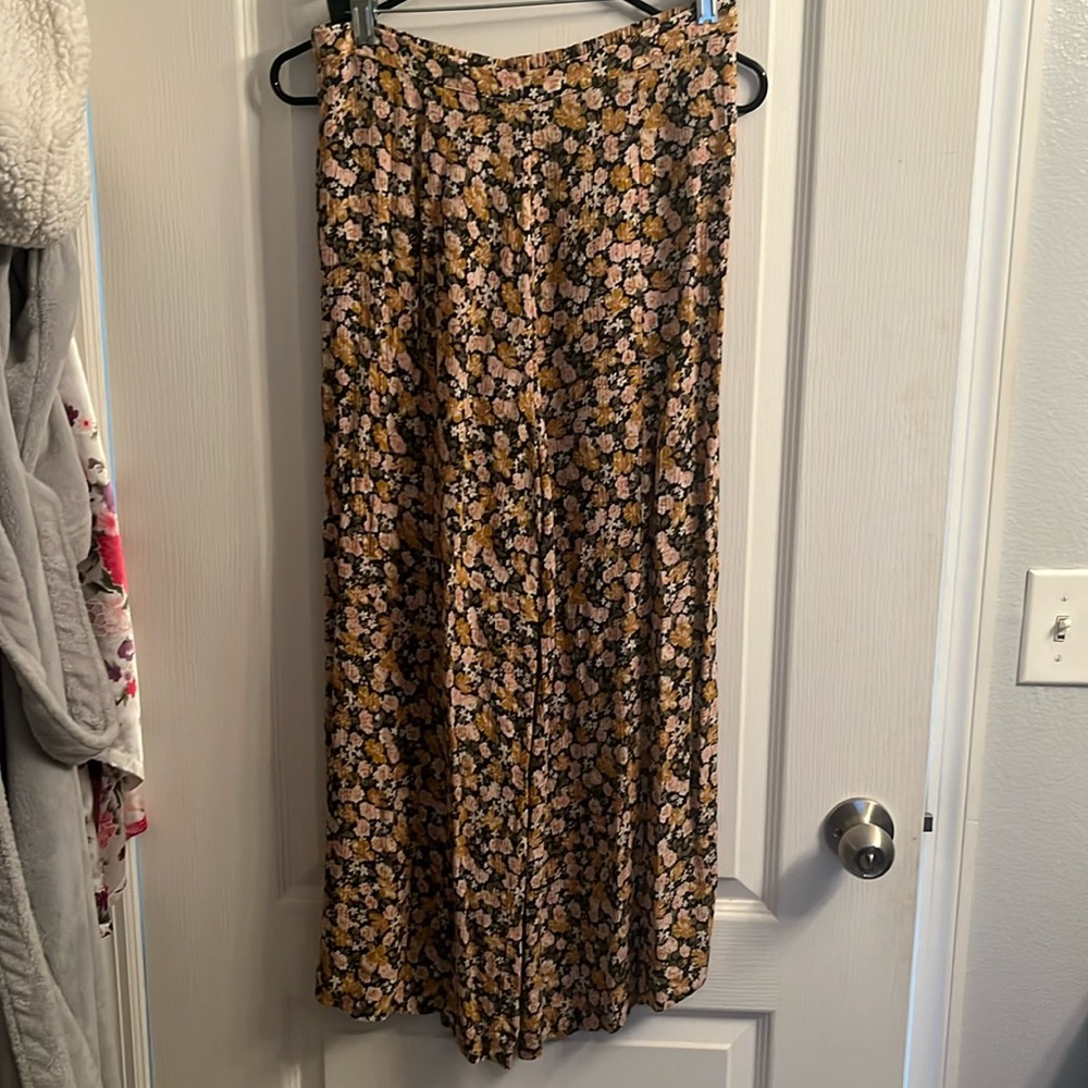 AE wide leg flowy pants size Med